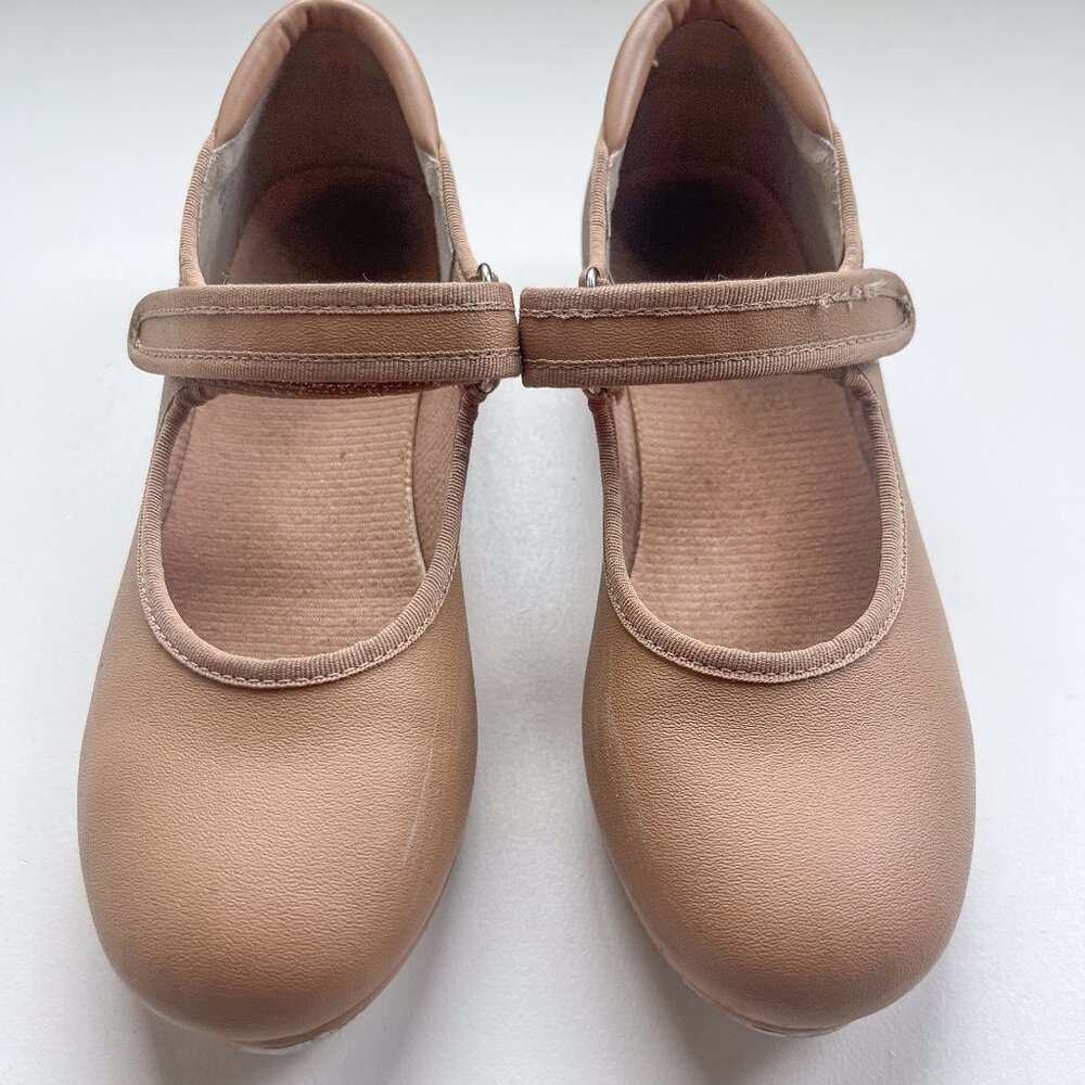 Linodes Velcro Closure Tan Girls Size 2 Tap Shoe